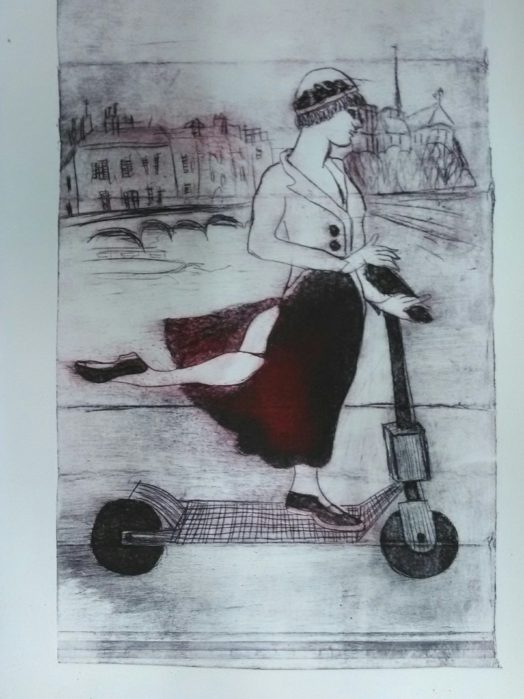 Parisienne sur sa trottinette