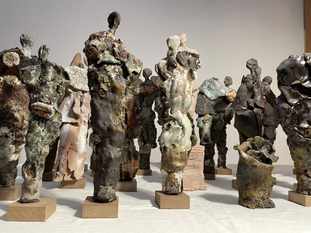 Statuettes grès